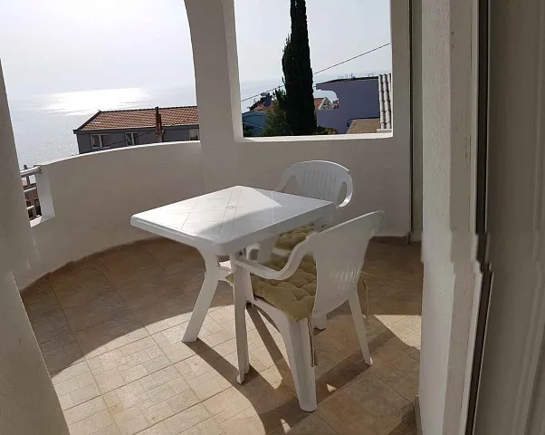 One bedroom apartment on the second floor — photo 9