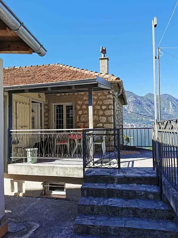 Townhouse by the sea in Dobrota — photo 4