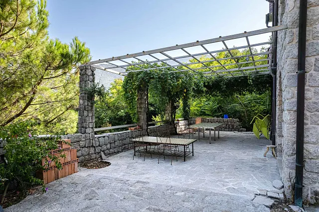 BEAUTIFUL STONE HOUSE IN LIPCI – AN AUTHENTIC HOME IN THE BAY OF KOTOR — photo 18