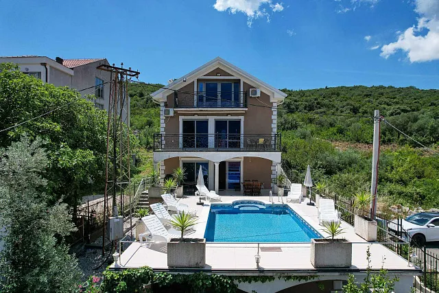 Spacious house with sea views in the picturesque area of ​​Djurashevichi — photo 51