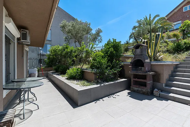 Spacious house with sea views in the picturesque area of ​​Djurashevichi — photo 19