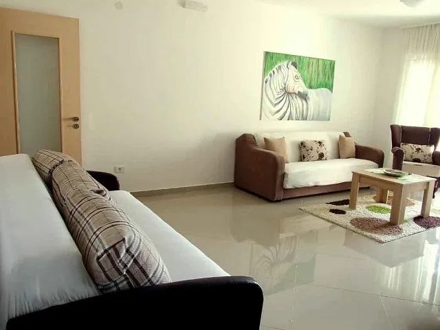 Comfortable apartment near the sea in the center of Bar — photo 9