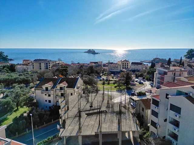 Urbanized plot with an unfinished residential building in Petrovac — photo 6