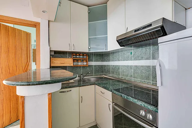 One bedroom apartment in Rafailovici near the sea — photo 13