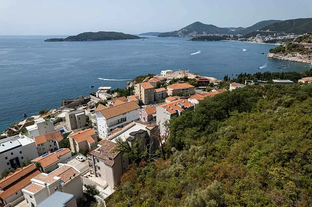 Beautiful plot in an attractive location between Budva and Sveti Stefan, with the approved site development parameters — photo 4