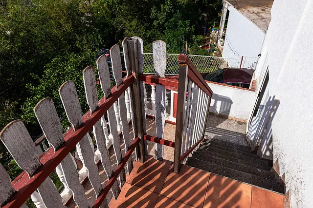 House with a terrace and sea view in Bar — photo 27