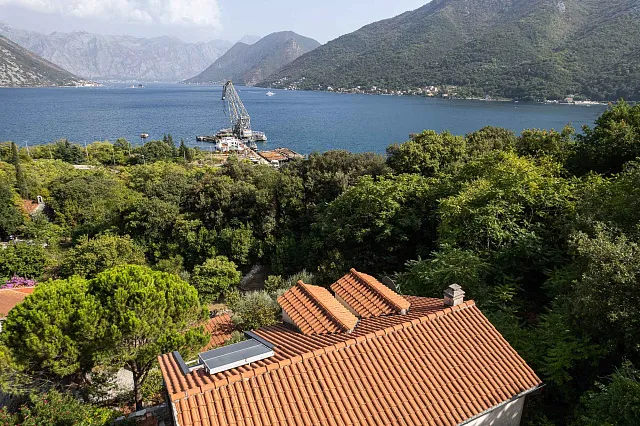 BEAUTIFUL STONE HOUSE IN LIPCI – AN AUTHENTIC HOME IN THE BAY OF KOTOR — photo 9