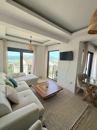 Three-bedroom apartment in Tivat