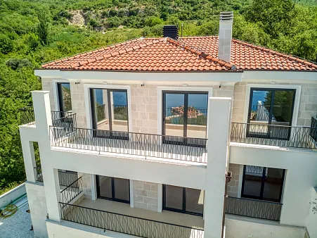 Villa zum Verkauf in einem Luxuskomplex in Blizikuce