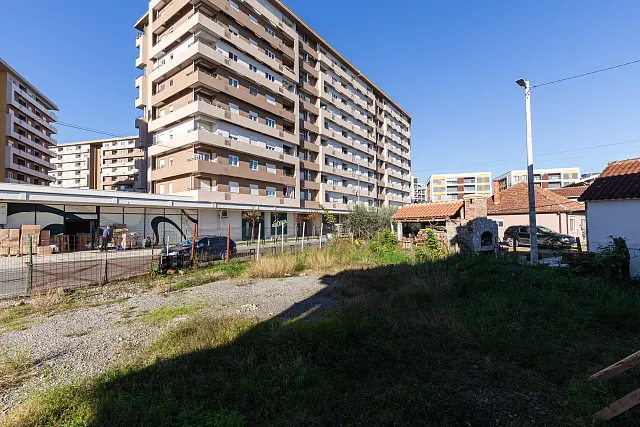 # 6751 Poslovno-trgovinski centar u završnoj fazi na zemljištu od 652 m² u centru Podgorice — photo 3