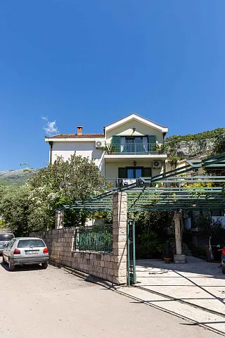 Spacious house in Budva — photo 37