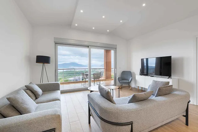 Luxury penthouse with spectacular sea views — photo 13