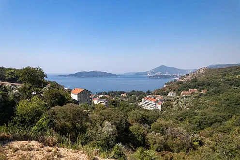 AN EXCLUSIVE INVESTMENT OPPORTUNITY NEAR KAMENOVO AND SVETI STEFAN