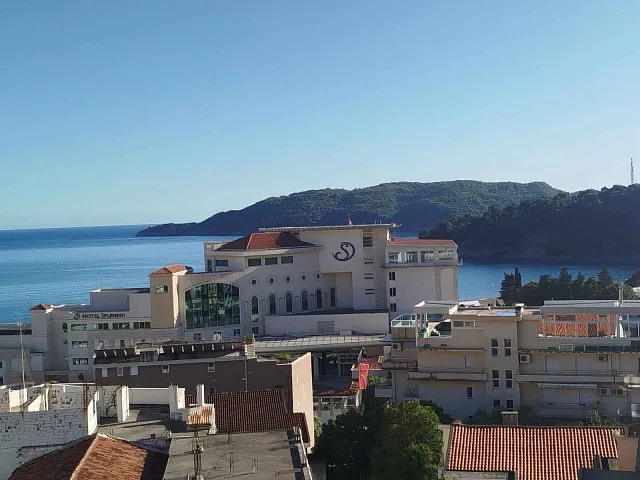 Gemütliche Wohnung in Bečići mit Panoramablick aufs Meer, nahe dem Hotel Splendid — photo 14