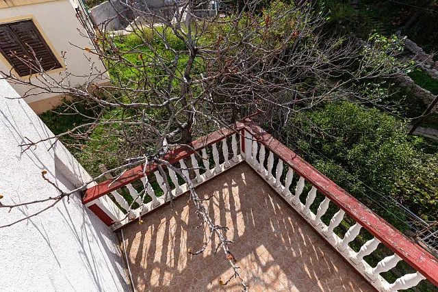 House with a terrace and sea view in Bar — photo 26