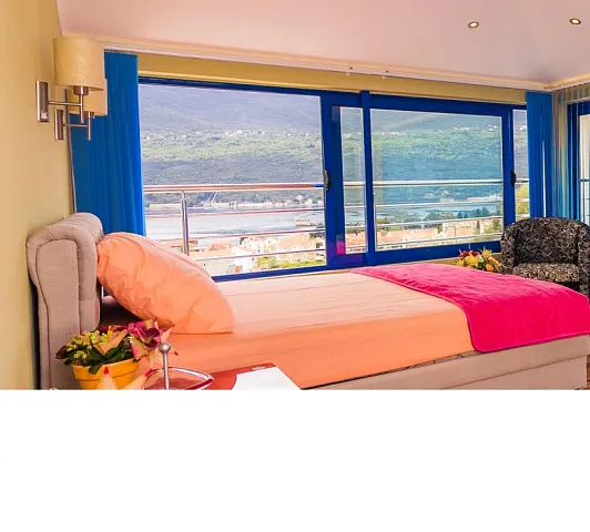 Villa with sea views in Herceg Novi, Djenovici — photo 5