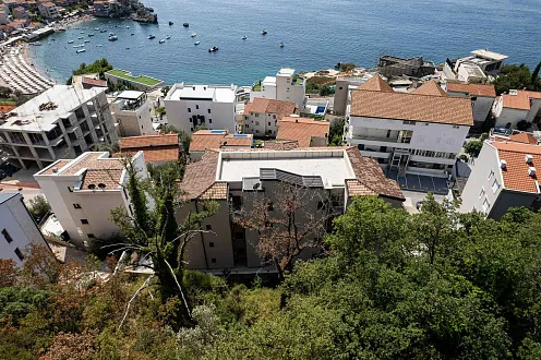 Beautiful plot in an attractive location between Budva and Sveti Stefan, with project documentation, Budva