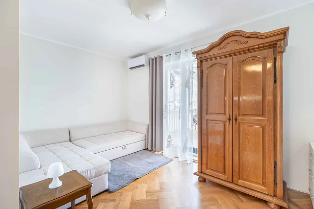 Spacious Sea View Apartment for Sale in Sveti Stefan – 77 m² — photo 4