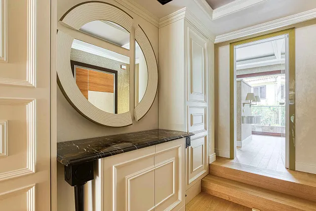 Luxurious One-Bedroom Apartment with Designer Interior — photo 10