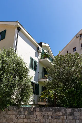 Spacious house in Budva — photo 32