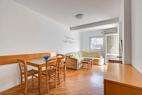 One bedroom apartment in Rafailovici near the sea