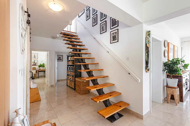 Family Home with Panoramic Nature Views — photo 70