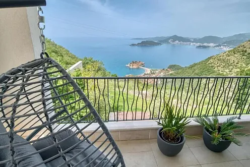 3-Bedroom Apartment, 90 m², Blizikuće — Sea View of Sveti Stefan